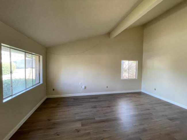 Building Photo - 1210 Caren Rd
