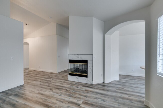 Building Photo - Single story home - NO HOA