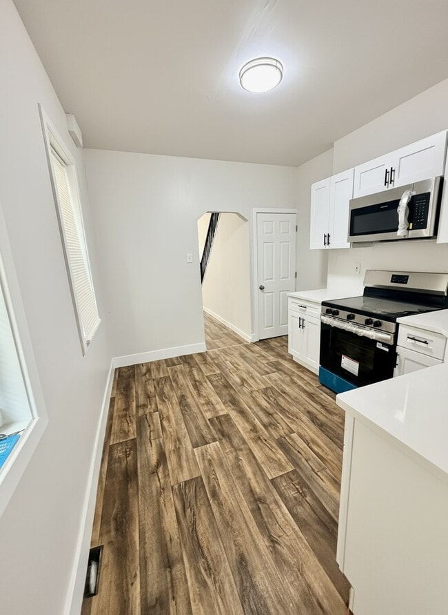 Building Photo - 1855 E Westmoreland St