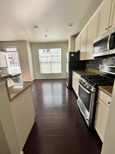 Building Photo - 25241 Orchard View Ter