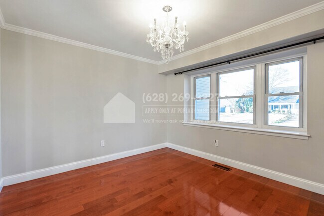 Building Photo - 2511 Kitmore Ln