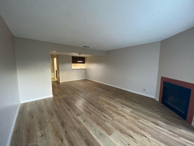 Building Photo - 4875 N Backer Ave