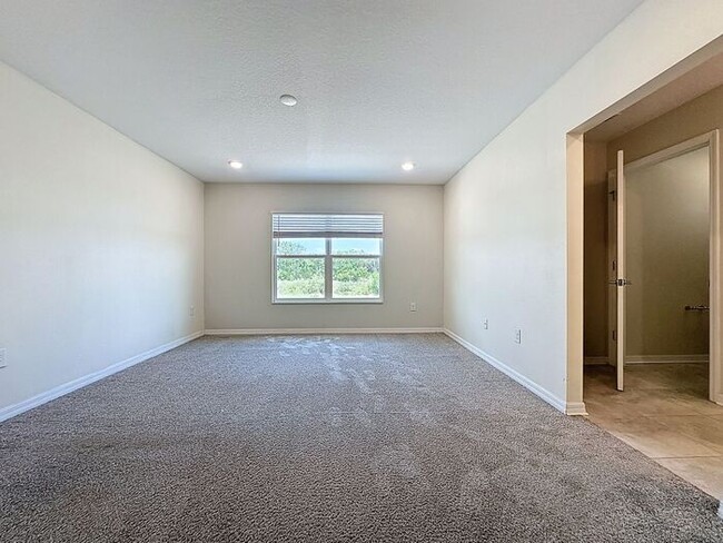 Building Photo - RESORT STYLE HOME IN STOREY CREEK