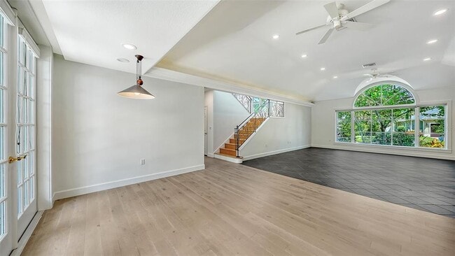 Building Photo - 1770 S Oval Dr