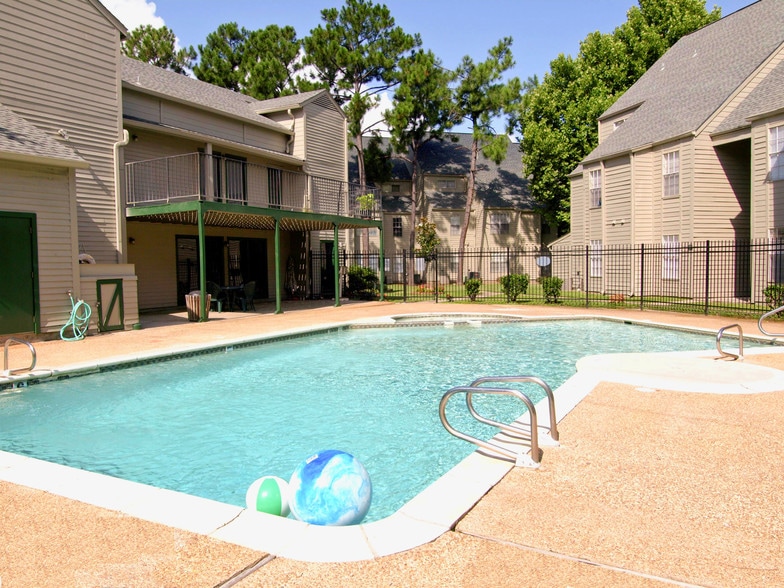 Primary Photo - Cypress Run Apartments