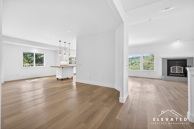 Building Photo - 9400 Chalk Hill Rd