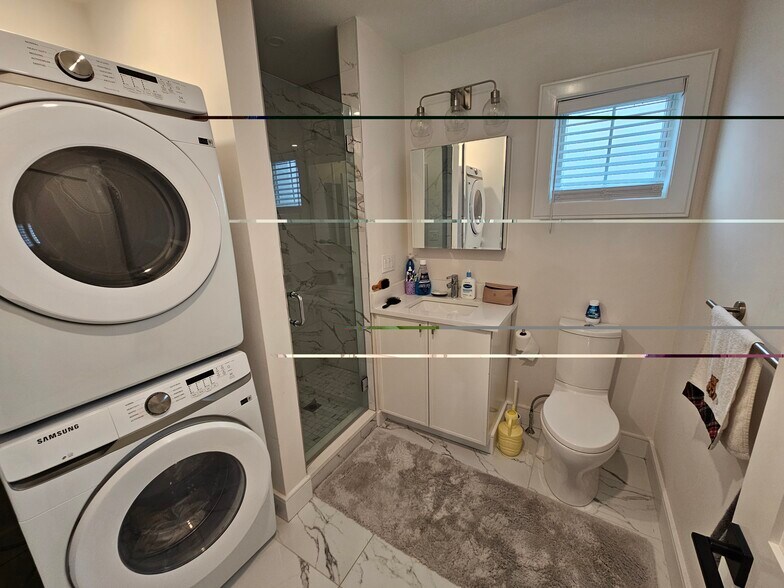 Building Photo - 9 Everett Sq