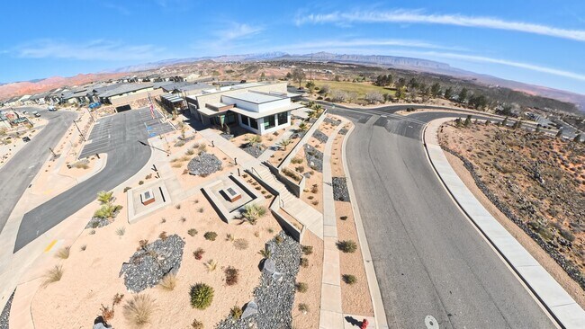 Building Photo - 1544 N Daylight St