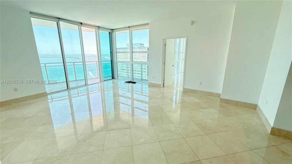 Building Photo - 950 Brickell Bay Dr