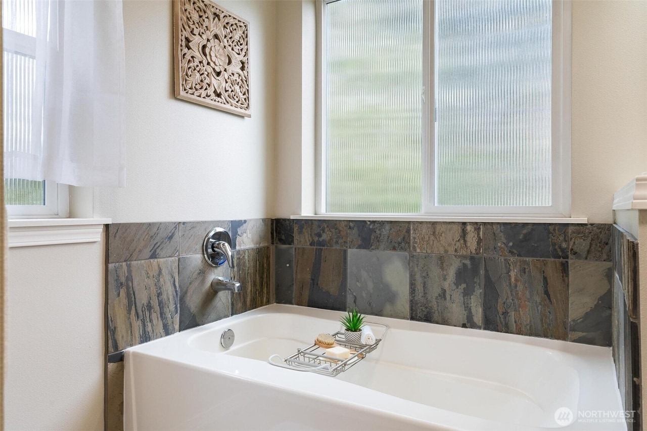 Building Photo - 21912 SE 240th Pl