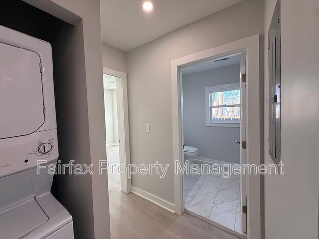 Building Photo - 703 N Guthrie Ave