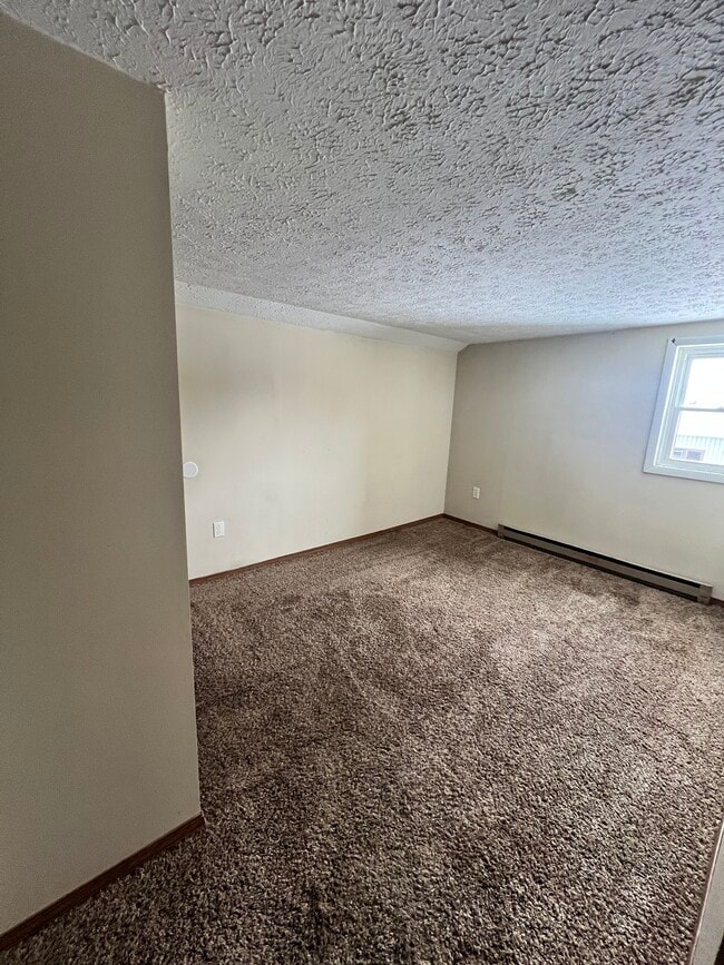 Building Photo - 28389 Ridge Rd