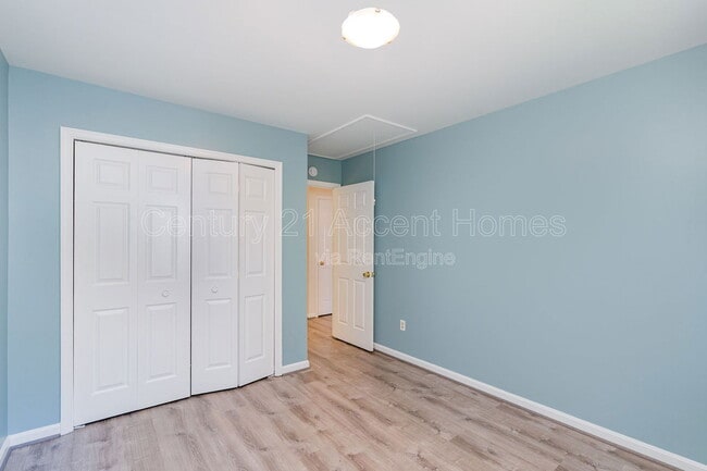 Building Photo - 3009 20th Ct S