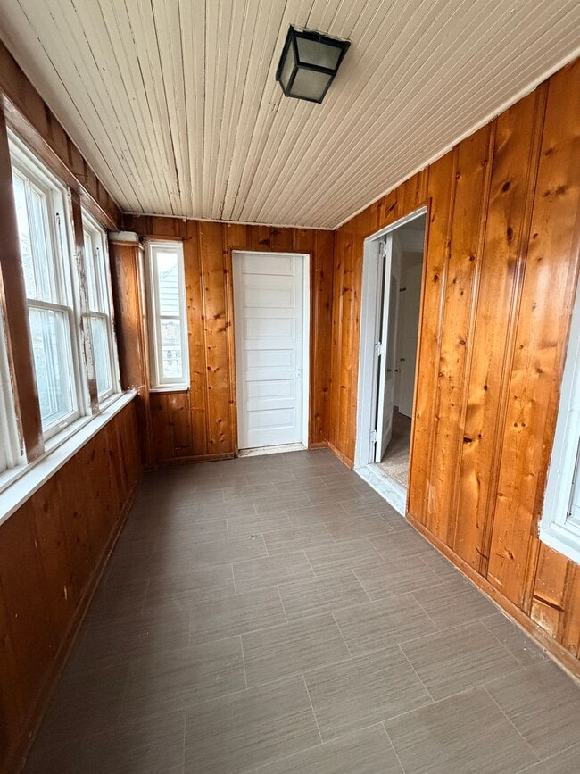 Building Photo - 71 N Warman Ave