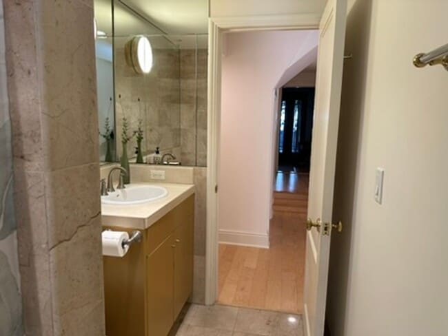 Building Photo - Epic REA- Serene 2 BR/1 BA Flat w/Private Deck & Yard in Lone Mountain