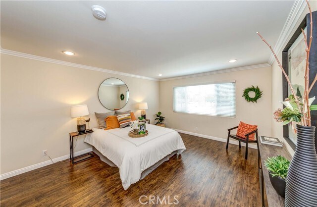 Building Photo - 5481 Villa Way
