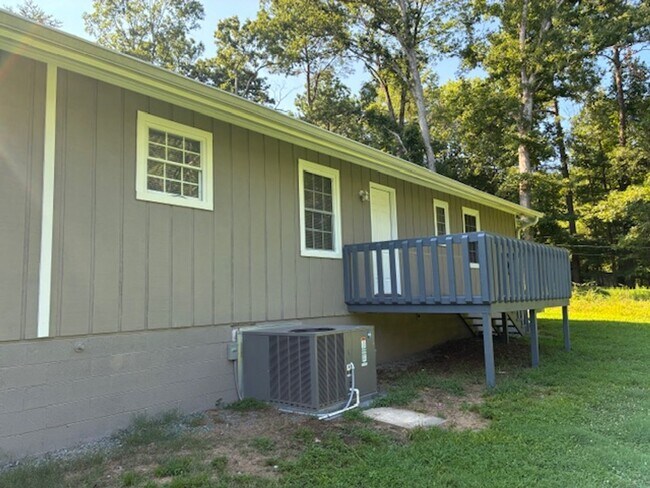 Building Photo - 218 Hickory Forest Rd