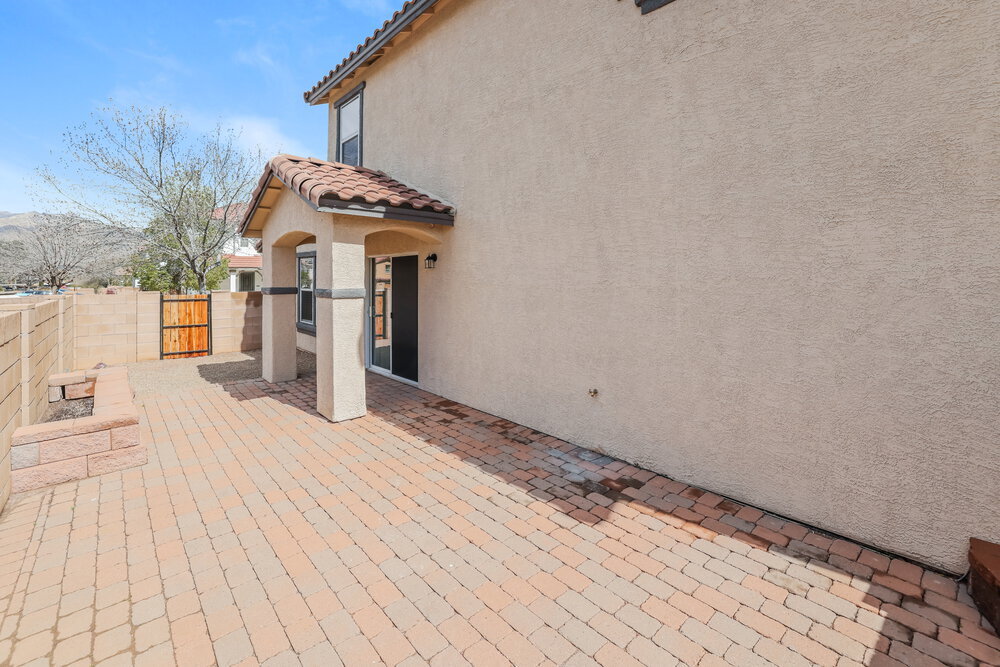 Building Photo - 2716 N Saramano Ln