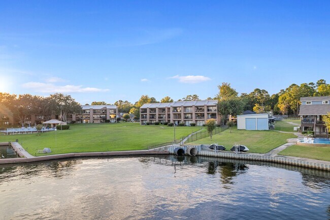 Building Photo - 15575 Marina Dr