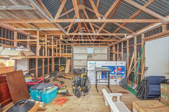 Building Photo - 3101 Lynn Dr