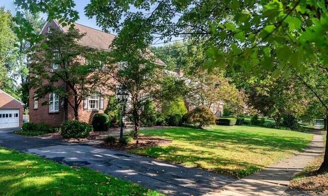 Building Photo - 149 Kready Ave