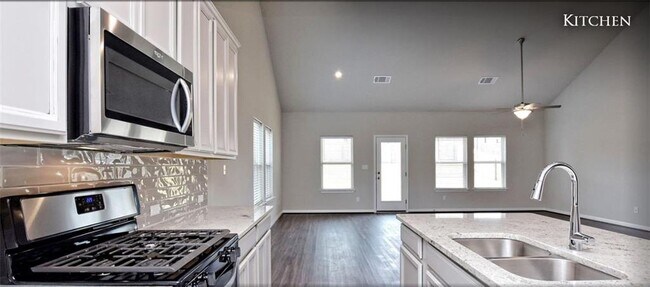 Building Photo - 533 Gabrielle Anne Dr