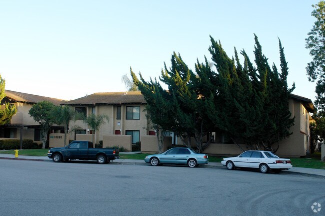 Building - Villa Lucera Apartments