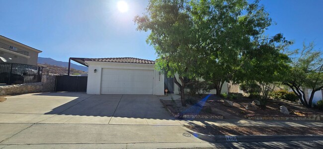 Primary Photo - Stunning 4 bedroom, 2.5 bath home in West ...