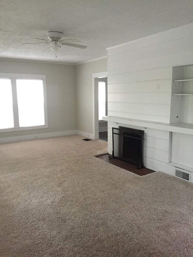 Building Photo - 1919 Plainfield Ave NE