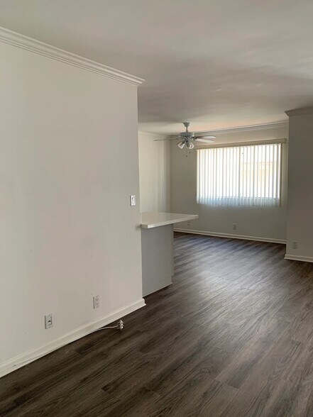 Building Photo - 118 S Wetherly Dr