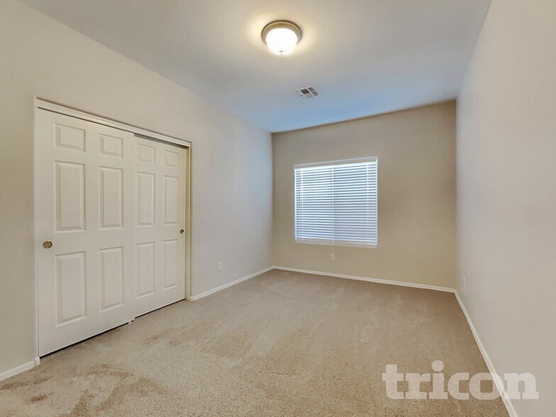 Building Photo - 12825 W Weldon Ave