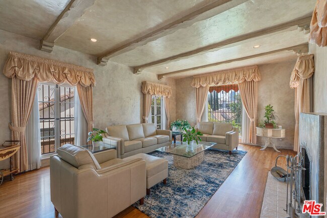 Building Photo - 1511 Pandora Ave
