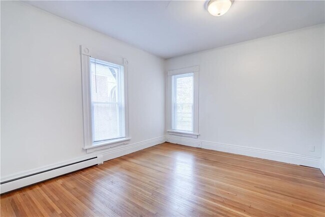 Building Photo - 8 Sibley Pl
