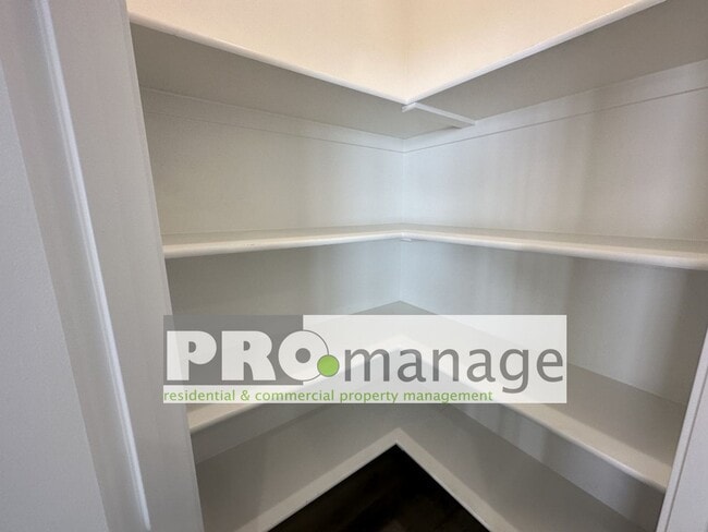 Building Photo - 3 Bed, 2 Bath Single Family Home w/ 2-Car Garage - Idaho Falls