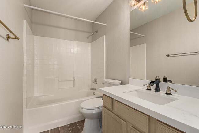 Building Photo - 4522 E Rowel Rd