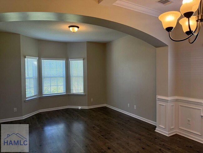 Building Photo - 50 Huntington Dr