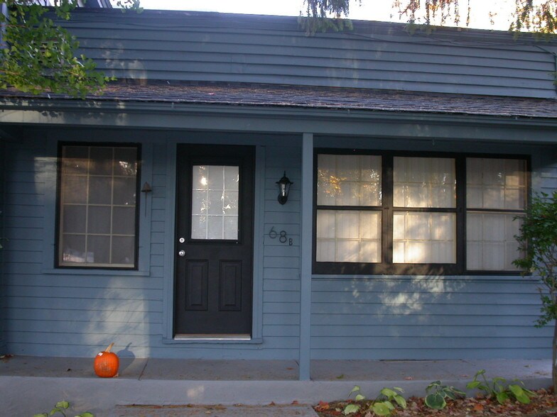 Primary Photo - 70 Utica St