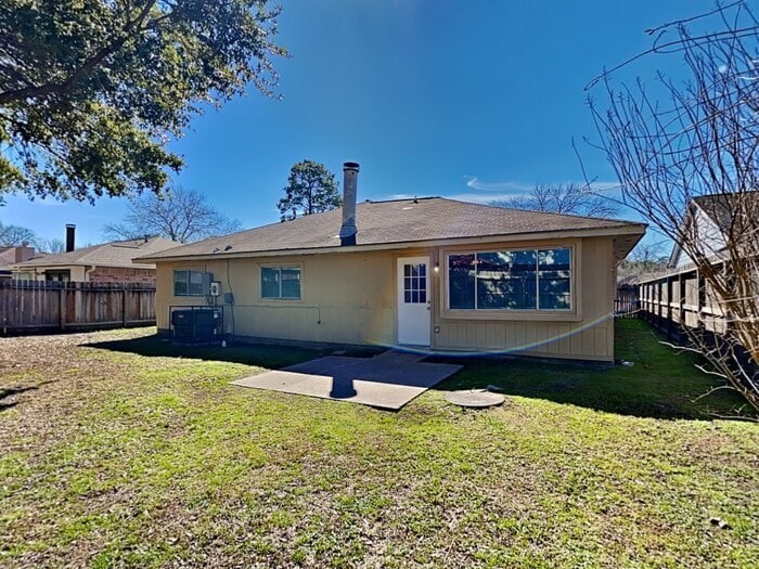 Building Photo - 5927 Woodmancote Dr