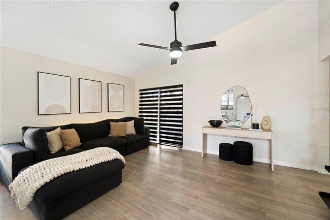 Building Photo - 9785 Piney Point Cir
