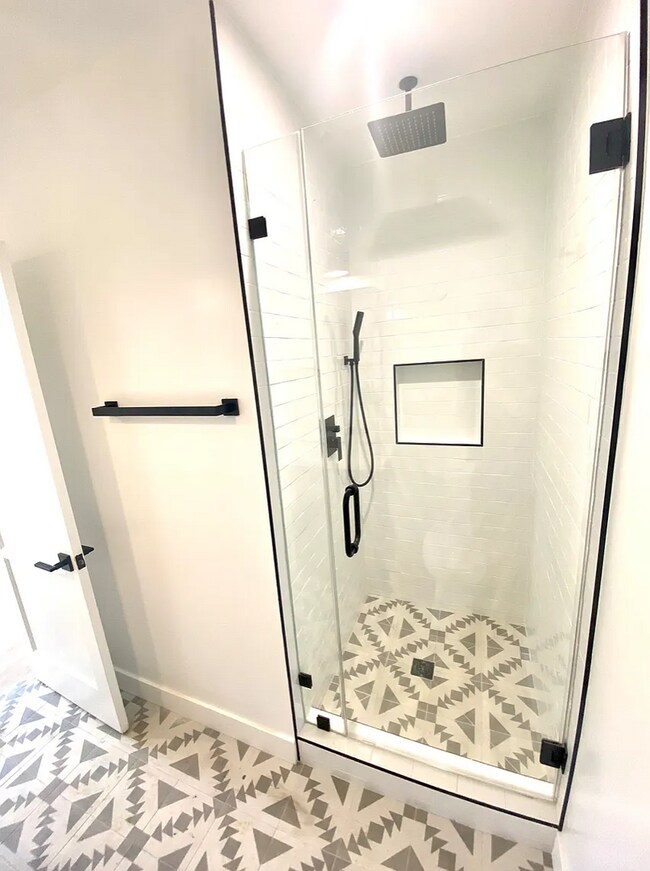 Building Photo - 13053 Venice Blvd