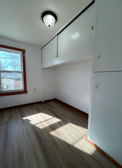 Building Photo - 185 Brownell St