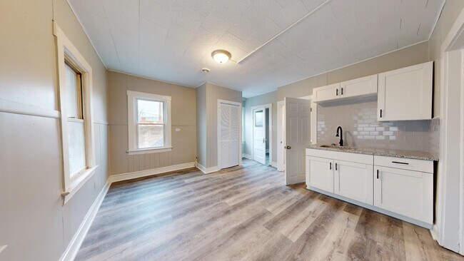 Building Photo - 2230 Kinkel Ave