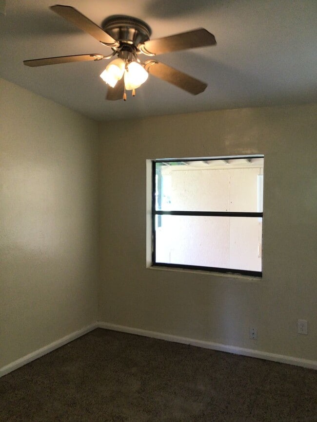 Building Photo - Northeast Orlando Home
