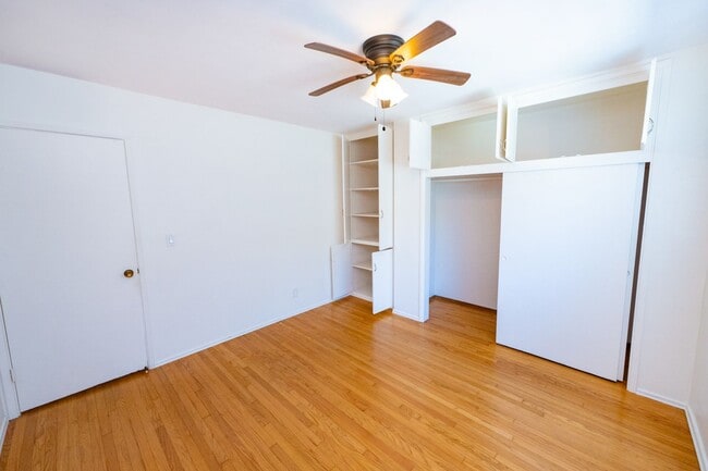 Building Photo - 4646-48 Louisiana St