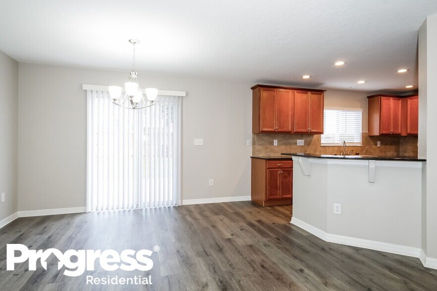 Building Photo - 9540 Simeon Dr