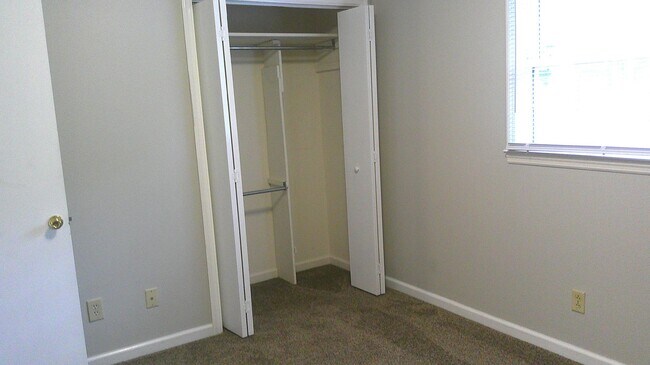 Building Photo - 406 Spring Station Cir