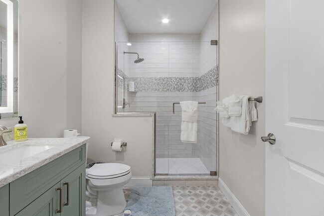 Building Photo - SPECTACULAR CUSTOM DESIGNED REMODELED 3 BR, 2 BTH