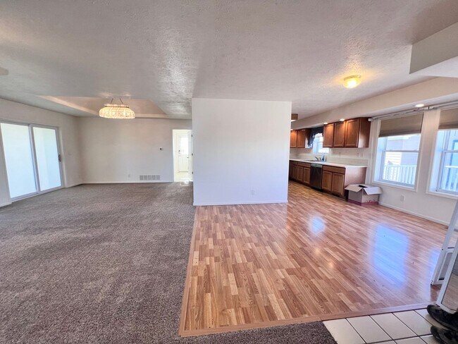 Building Photo - 15892 Co Rd 40
