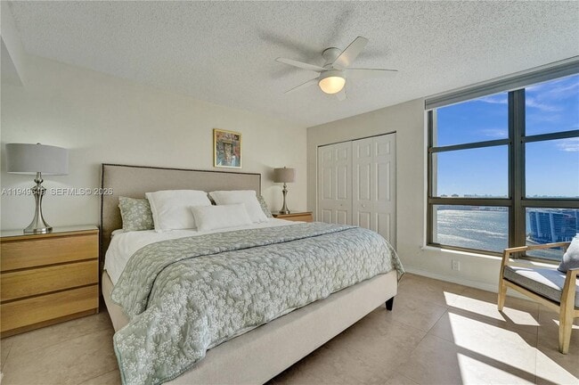 Building Photo - 3500 Mystic Pointe Dr