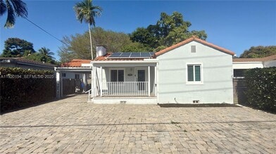 Building Photo - 1757 SW 24th Ter